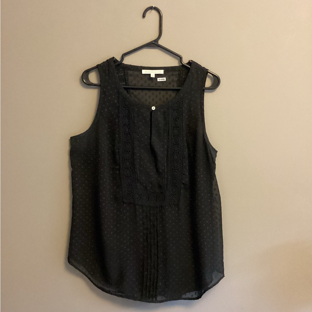 Daniel Rainn Black Sleeveless Blouse with Pleated Detail